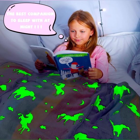 NWT Unicorn Glow in The Dark Rainbow Fleece Throw Blanket Soft Warm - Picture 3 of 3